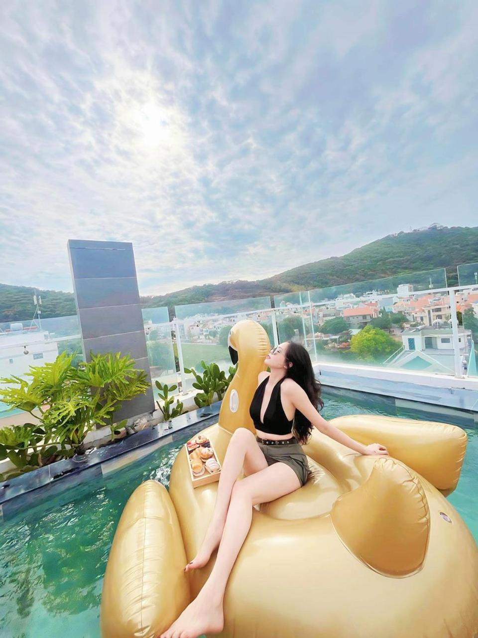 Nep Hotel 3*